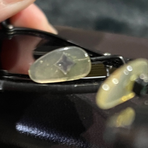 Authentic Louis Vuitton Monogram Aviator Sunnies - Picture 5 of 12